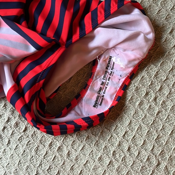 Basic edition swimming suit, missy,Juniors dpt - Picture 4 of 5